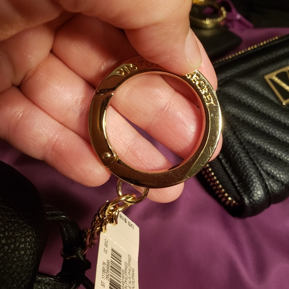 3 items - Picture 8 of 10